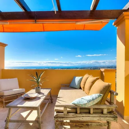 Stunning Sea View Penthouse Lejlighed